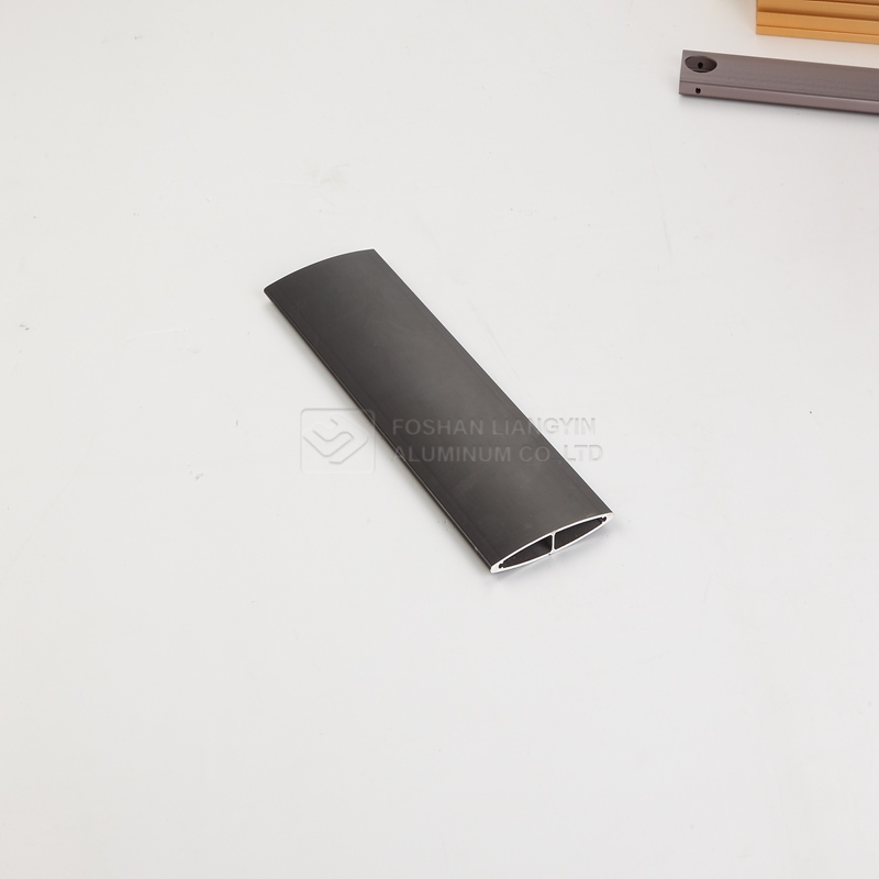 Extruded aluminum profile for blind window anodized finishing