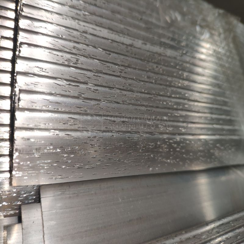 Chinese exports aluminium profile manufacturer aluminum extrusion tile trim strip