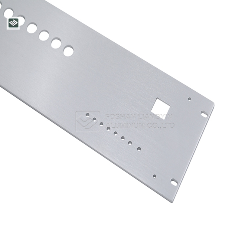 Manufacturer in Foshan cnc machining multimedia extrusion profile